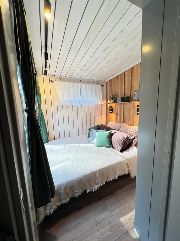 Уютный лесной домик с баней — отдых мечты