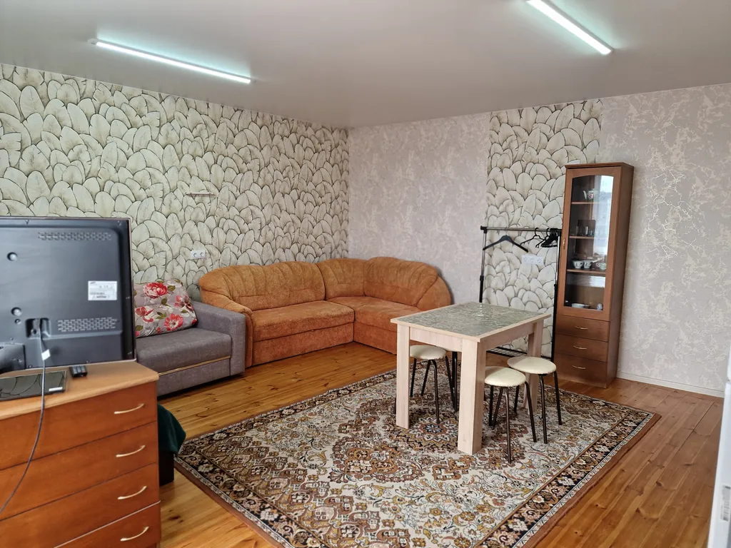 1-комнатная квартира со всеми удобствами в зеленой части города!