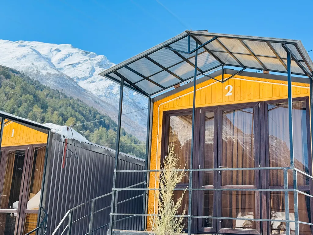 Дом с видом на лес, горы