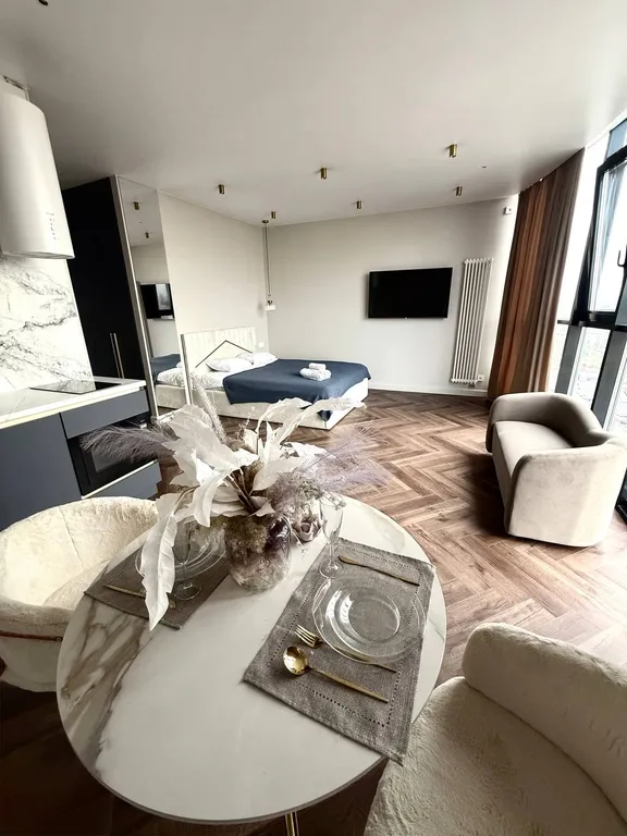 Студия Lux с панорамным видом