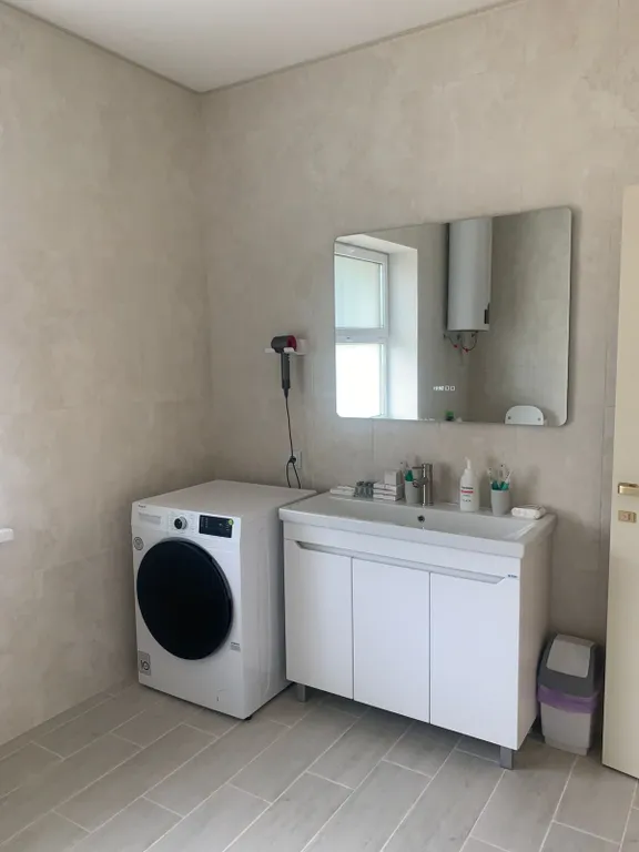 Коттедж Дом с большим бассейном в окружении леса, гор и реки — Горячий Ключ