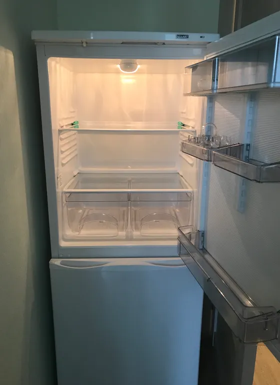 Студия у парка, у Меги