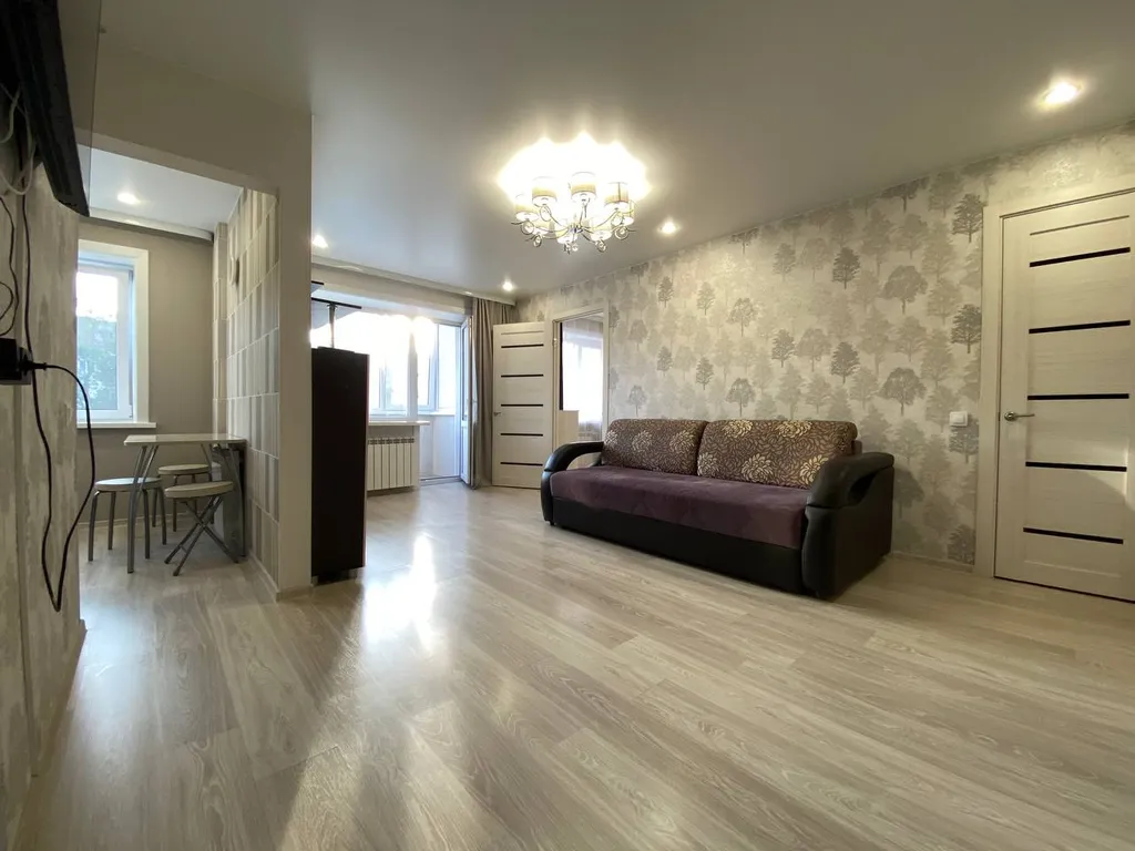 Солнечная двушка с новым ремонтом рядом с театром Чехова