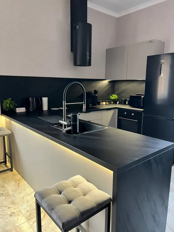 Дом в лесу с теплым бассейном и баней