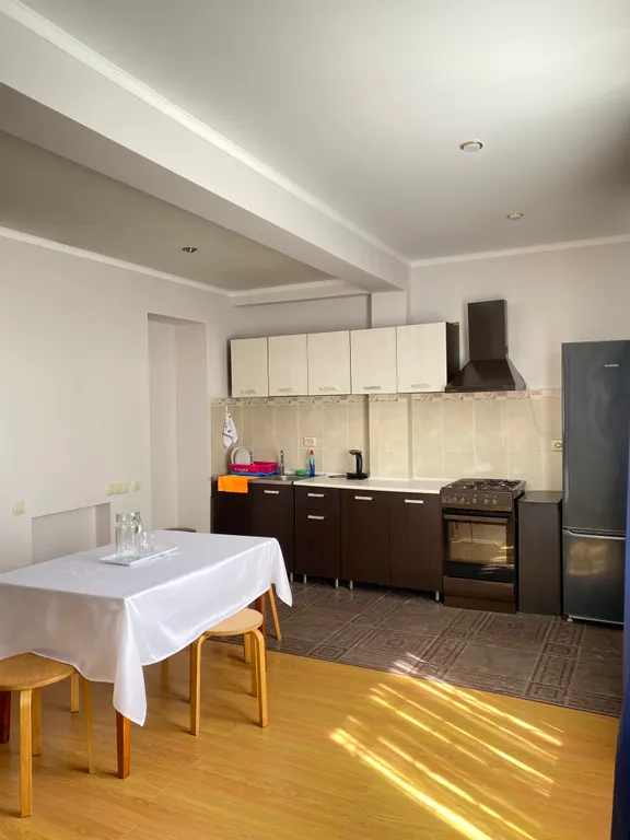 Квартира Просторная трехкомнатная квартира у моря — Сухум