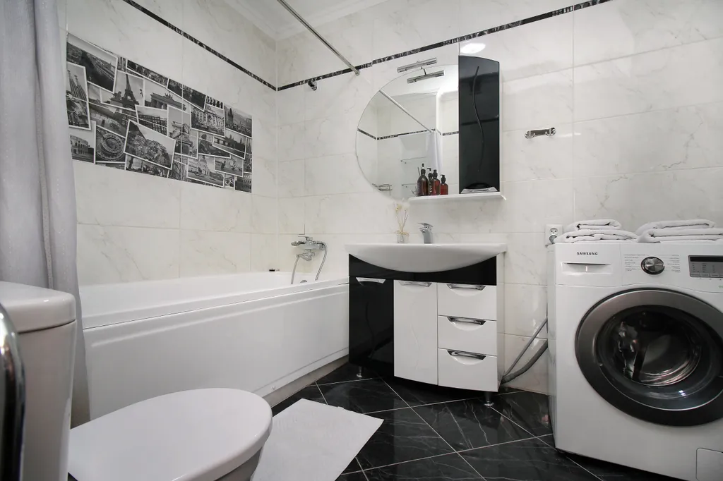 Большая трешка рядом с ТРЦ Mega Alma-Ata