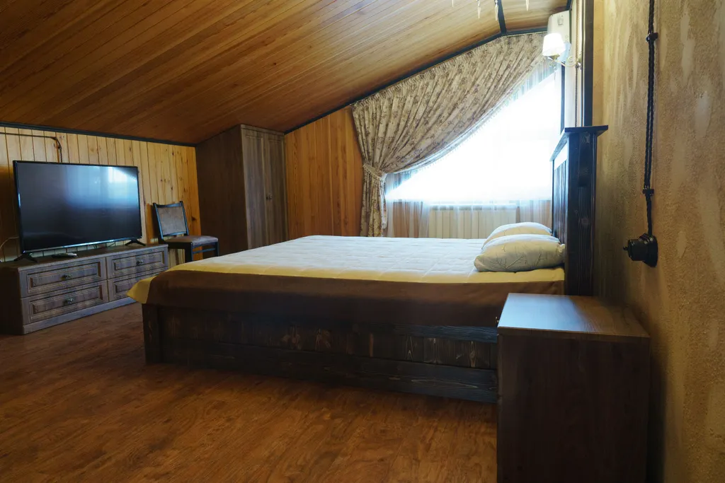 Большой коттедж