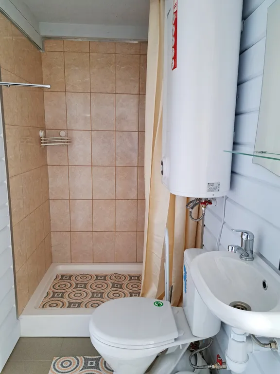 Оранжевый домик