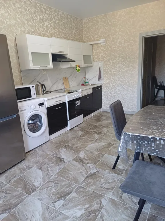 Уютная квартира с видом на горы, покрытые лесом