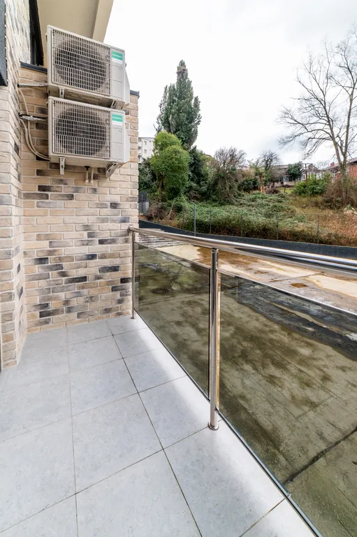 Двухуровневый апартамент около моря с бассейном в ЖК Морской квартал