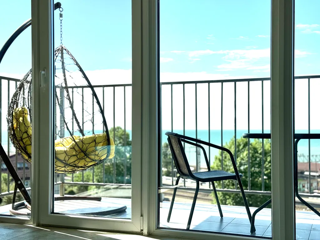 Двухкомнатная квартира с прямым видом на море