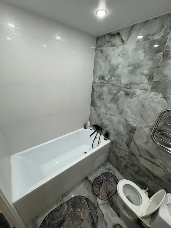 Современная квартира недалеко от центра