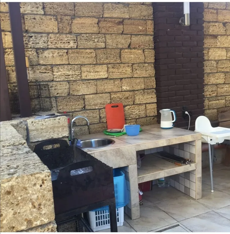 Двухкомнатные апартаменты с кухней у моря