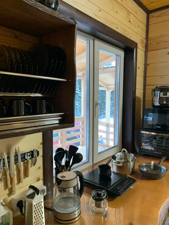 Дом в лесу с видом на горы рядом озеро Телецкое и река Бия