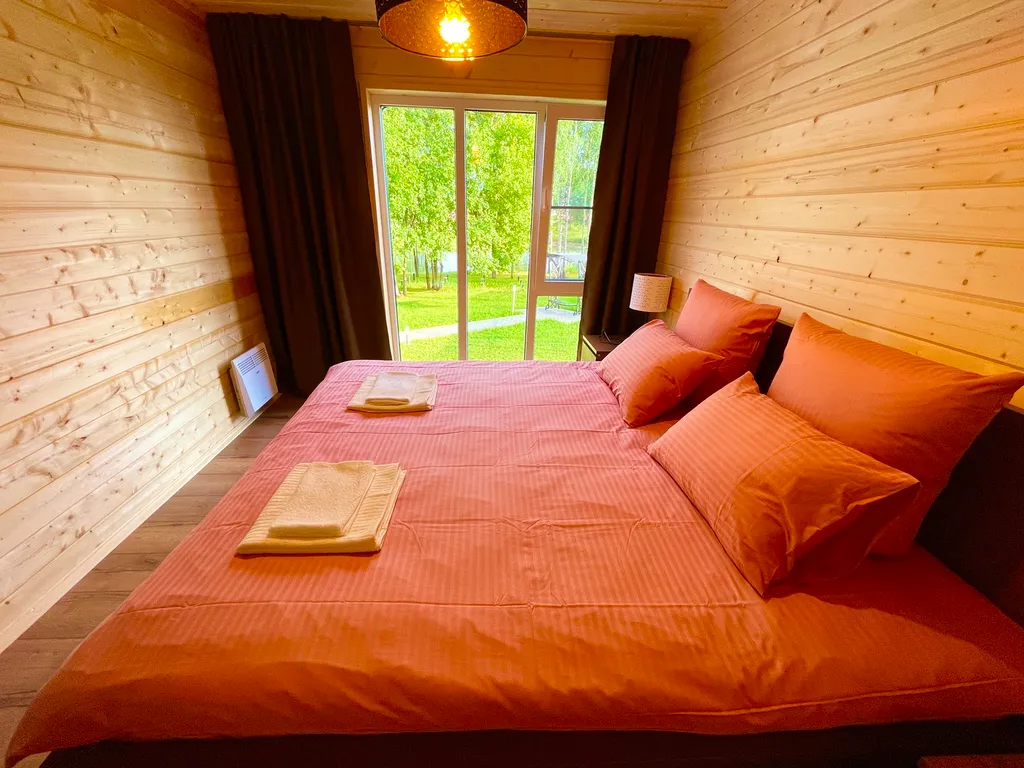 Дом Благодать у пруда семейный