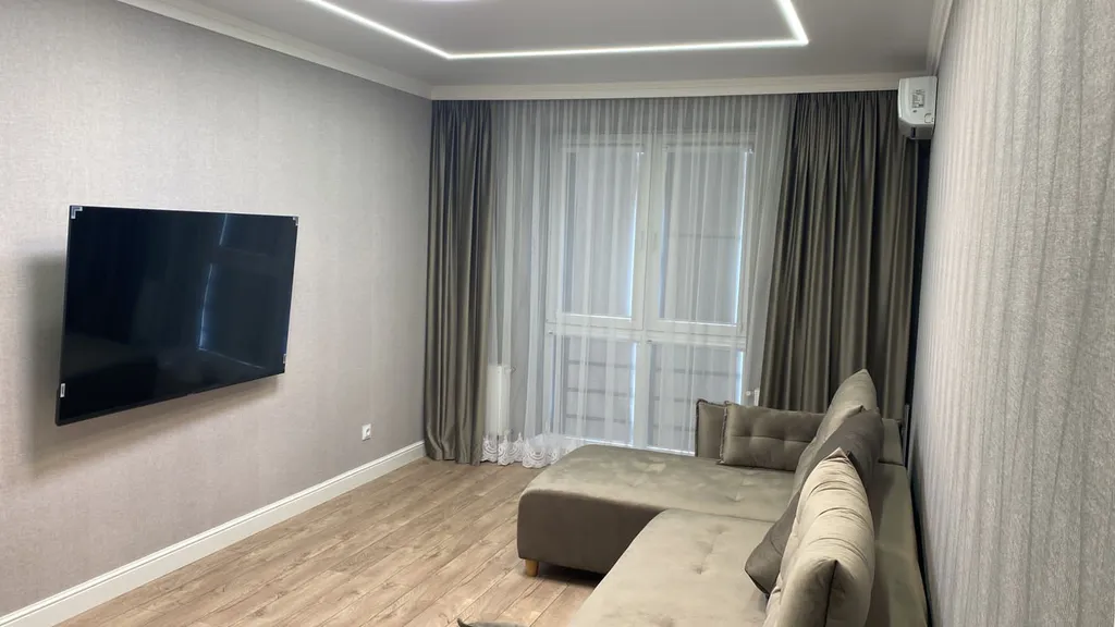 Уютная квартира в центре города с видом на горы