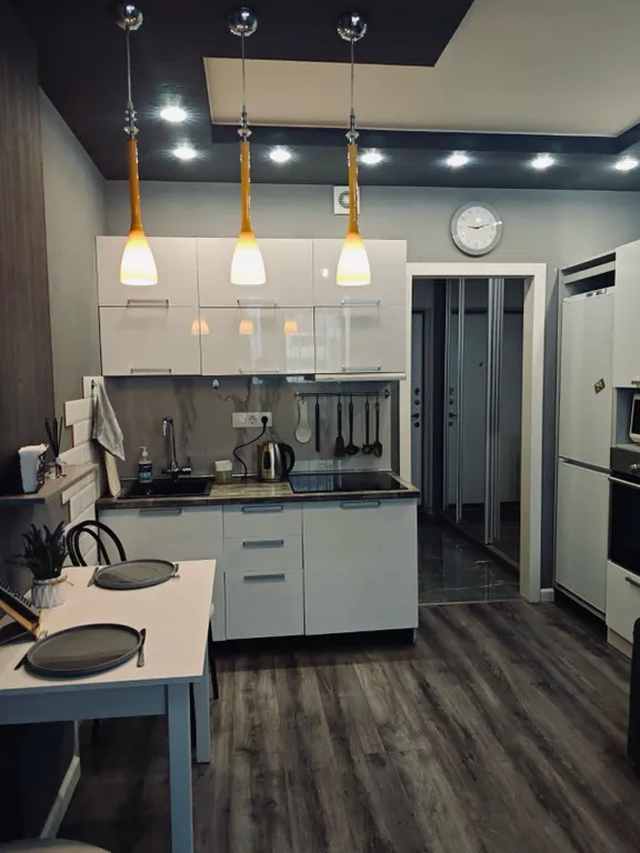 Студия- оттенки серого