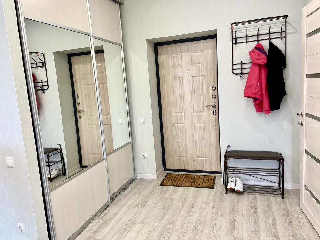 В новом доме просторная студия, до центра 5 минут