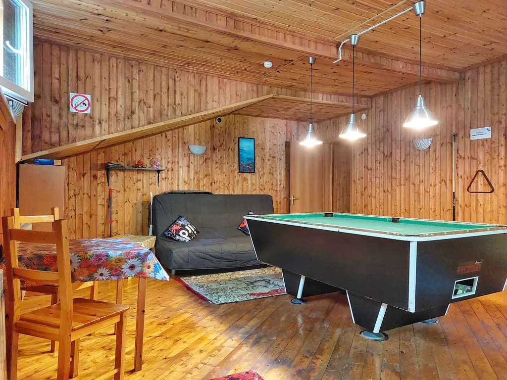 Дом на территории пансионата Буревестник