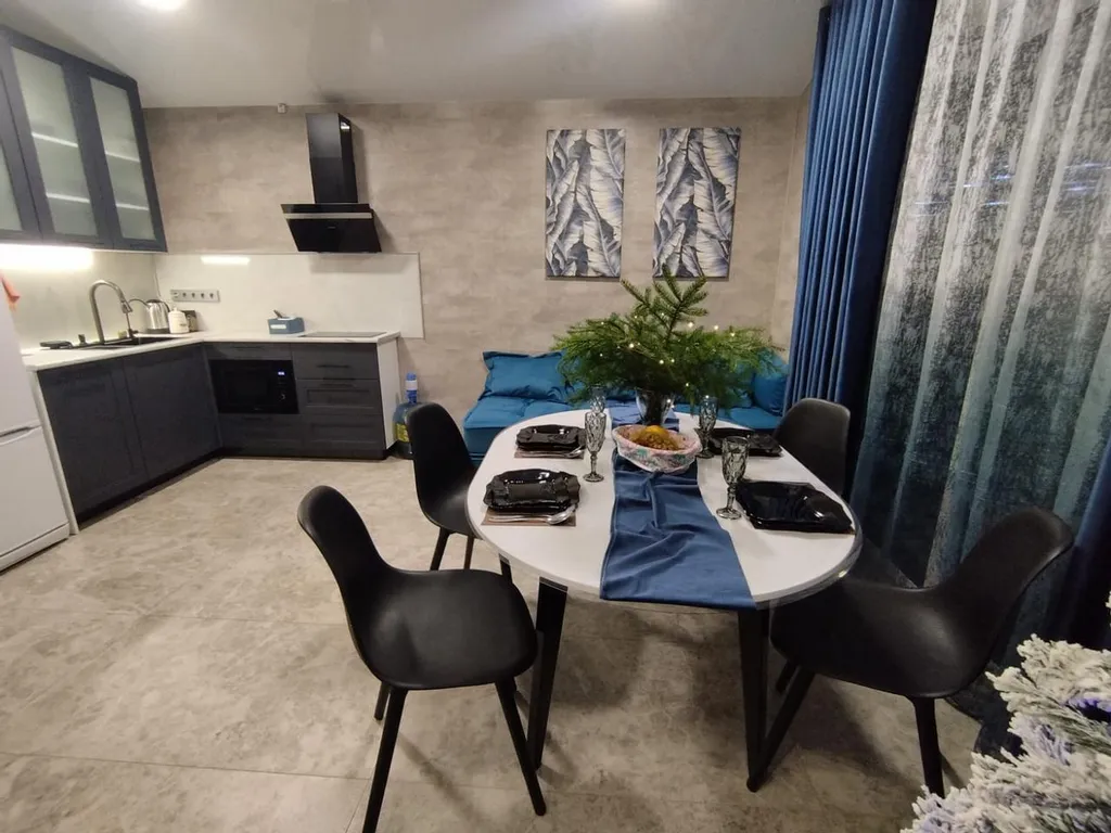 Новый загородный дом с горячей купелью и сауной