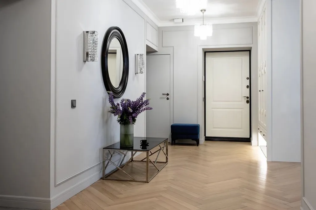 Уютная квартира с камином в центре