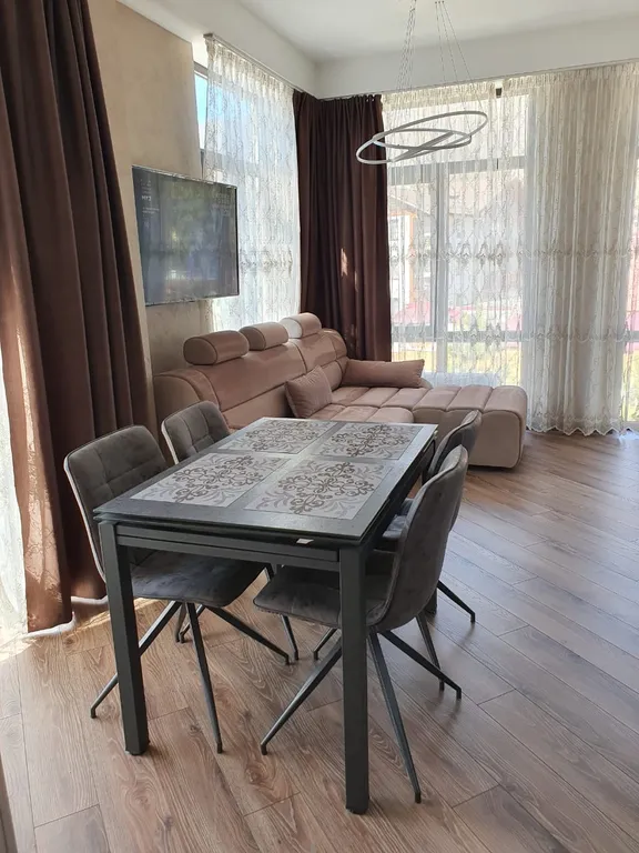 Апартамент с видом на горы