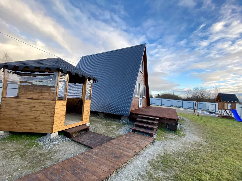 Дом на берегу озера