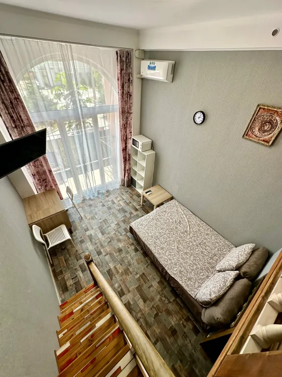 Уютные апартаменты со вторым этажом в бухте Омега