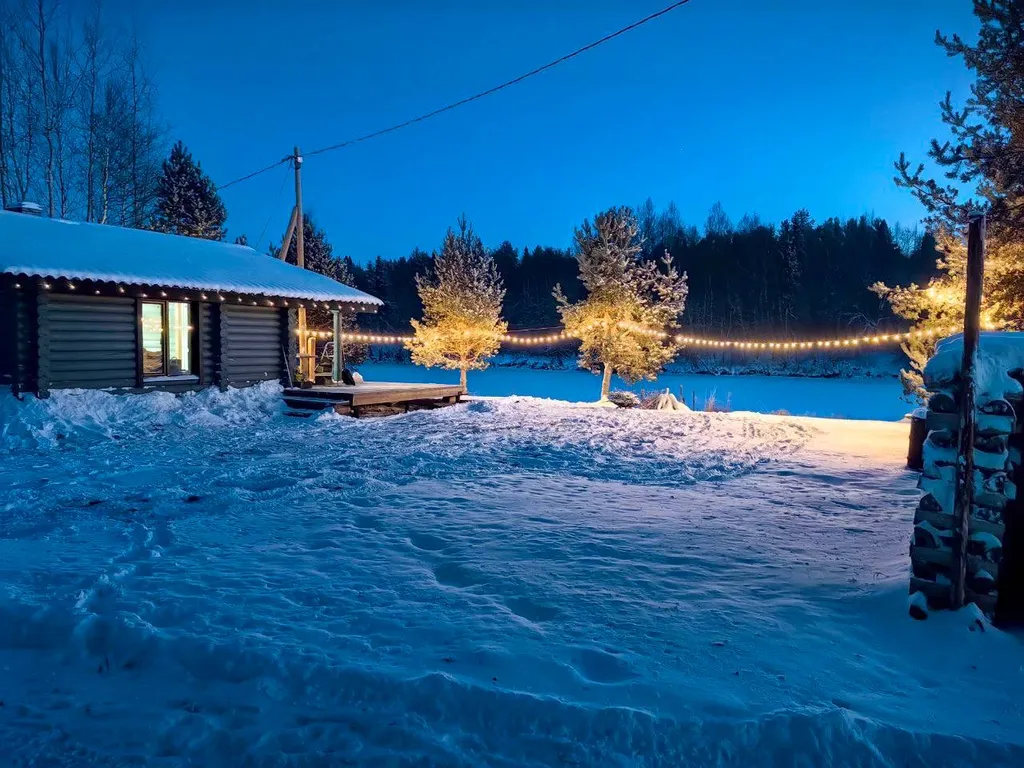 Уютный дом на берегу реки в Карелии