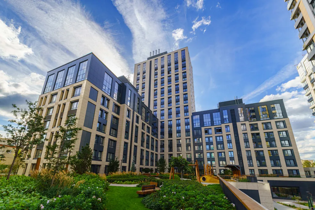 Дизайнерская квартира с камином в центре