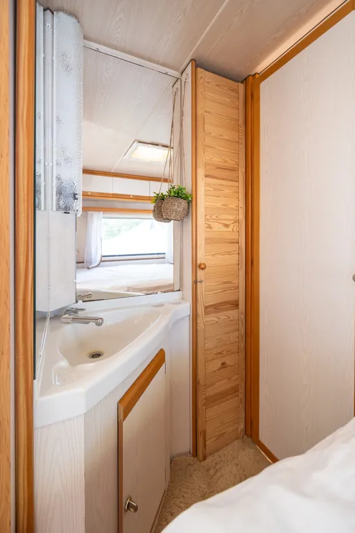 3-х местный автодом с видом на лес и озеро