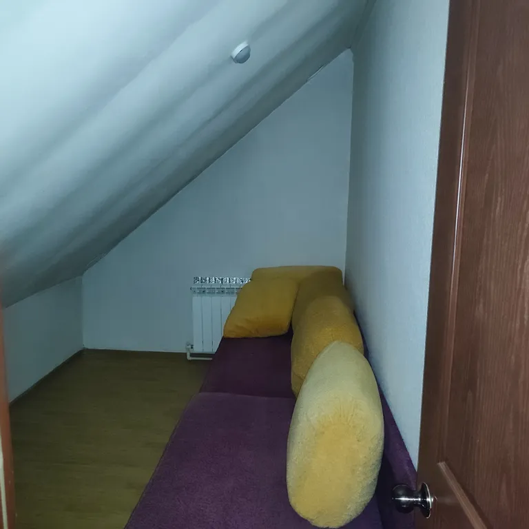 Таунхаус-5 комнат 3 этажа, парковка