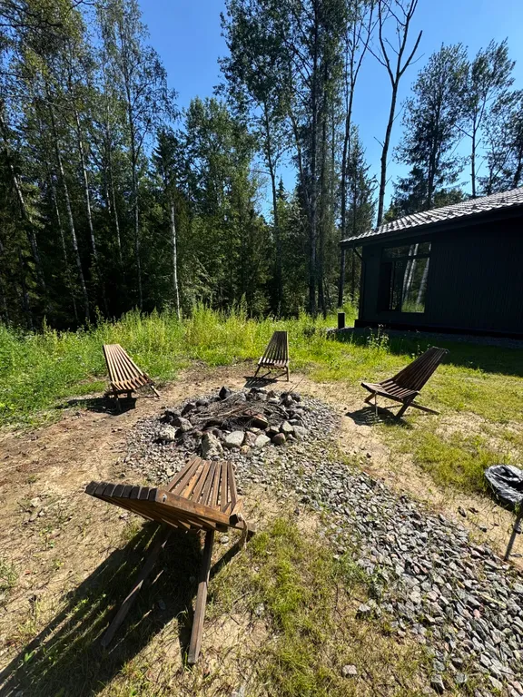 Уютный дом у озера, в 50 километрах от Петербурга, с мангалом, Wi-Fi