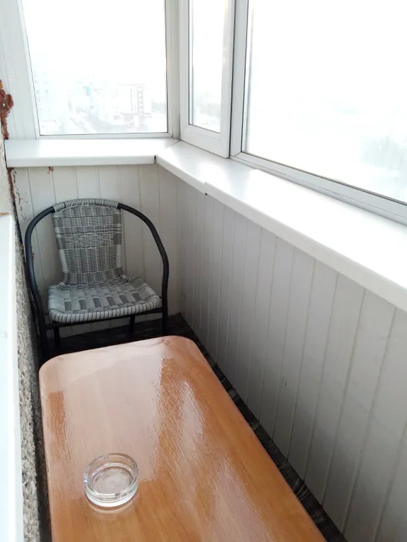 Однокомнатная квартира с балконом и видом на город и залив, 24 часа