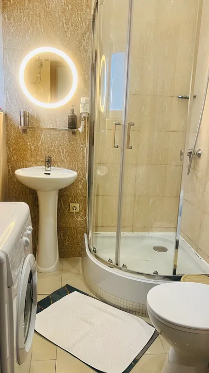 Квартира Квартира Апартамент у моря с балконом в живописной парковой зоне — Севастополь