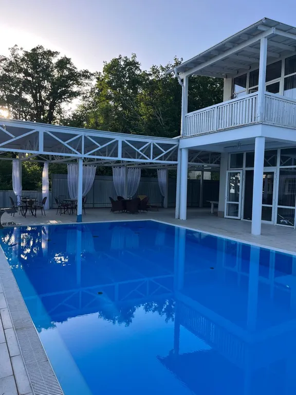 Дом-вилла с бассейном