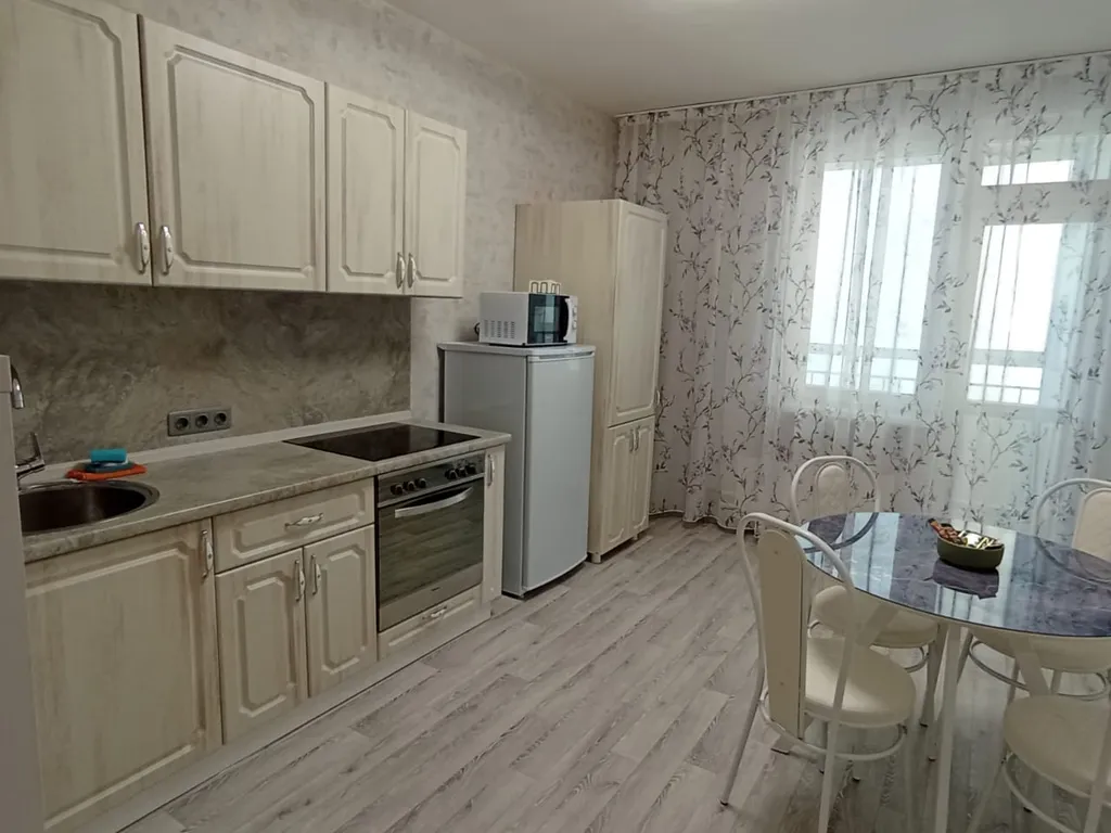 Квартира Однокомнатная квартира около ТЦ Планета — Красноярск