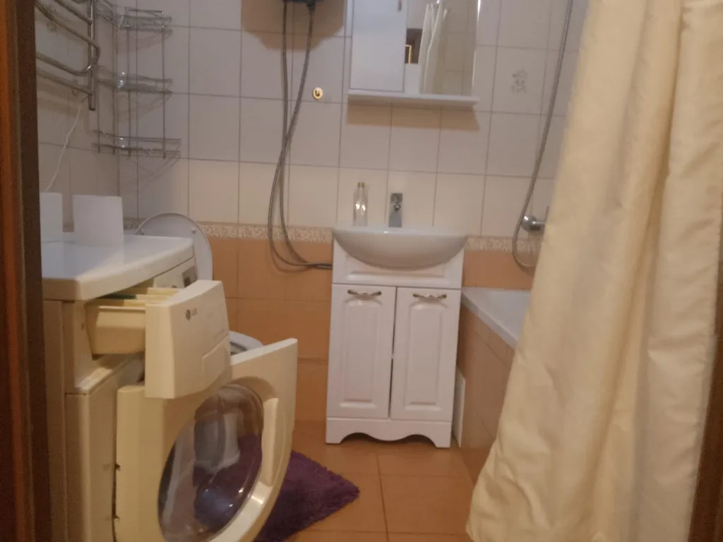 Квартира с видом на стадион и парк Галицкого