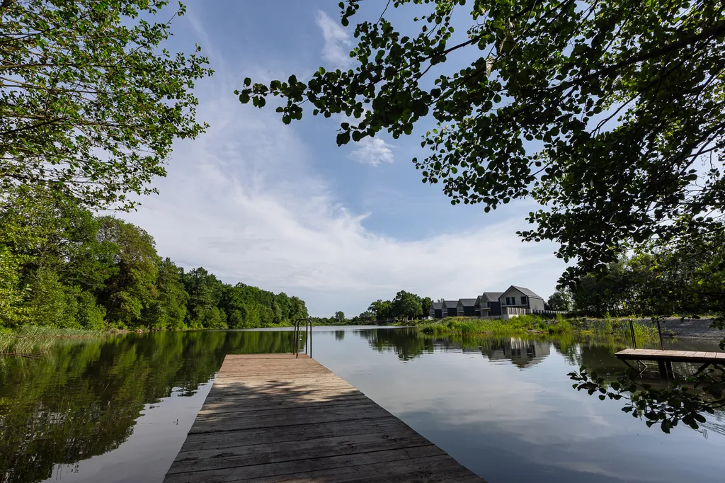 Дом с баней на озере