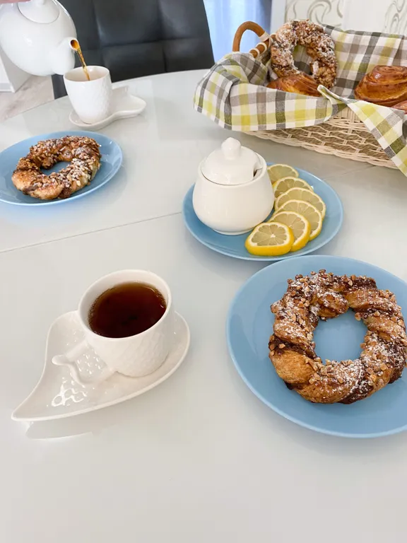 2-комнатные видовые апартаменты с бассейном у моря