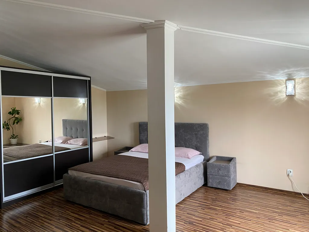 4-комнатная Квартира