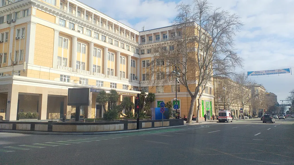 Квартира в центре, в старинном архитектурном доме