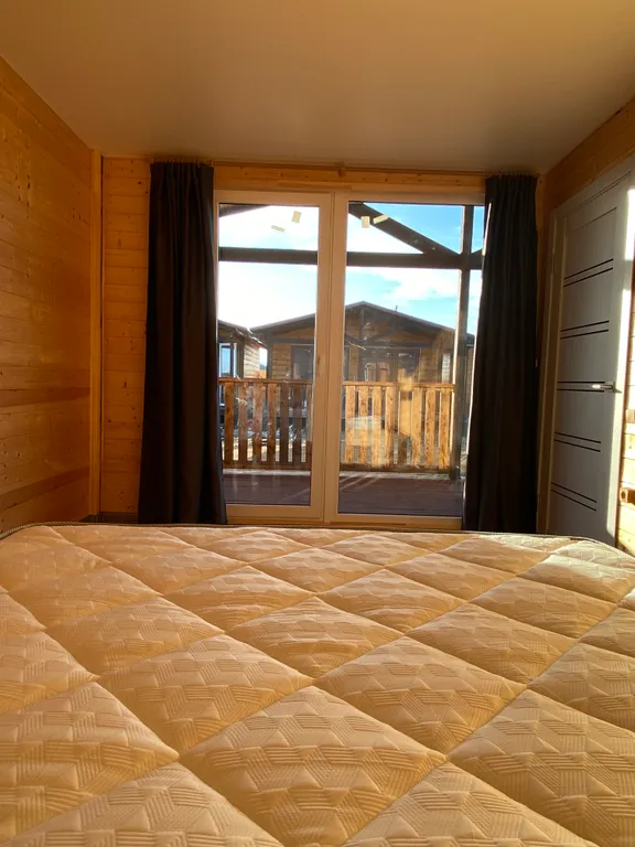 Гостевой комплекс Голден Хаус на первой береговой линии