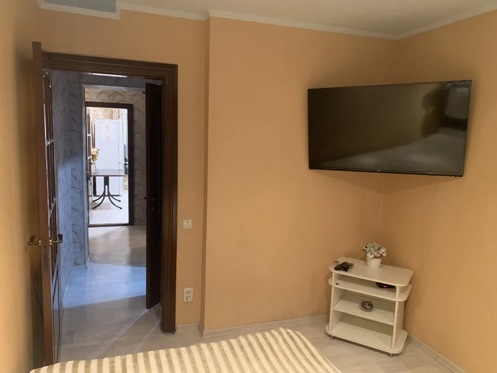 Просторная и чистая 2-к квартира в центре