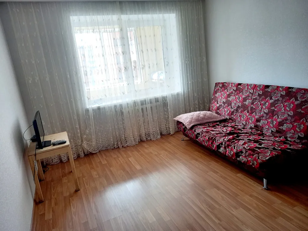 Чистая квартира в тихом районе, рядом с рынком Викалина