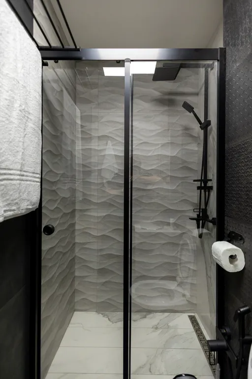 Современная дизайнерская квартира рядом с метро