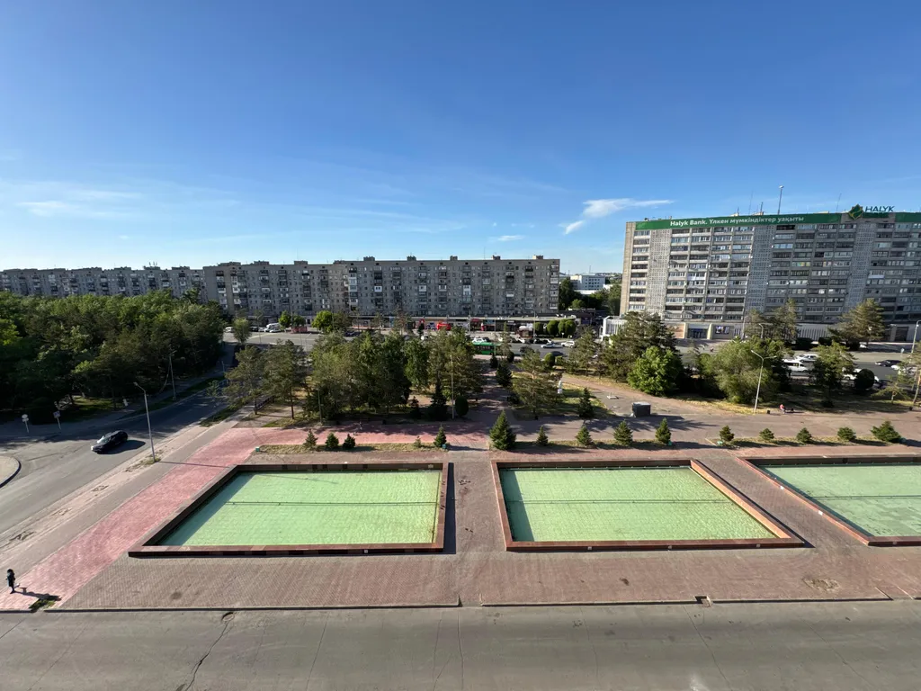 Двухкомнатная квартира рядом с набережной города