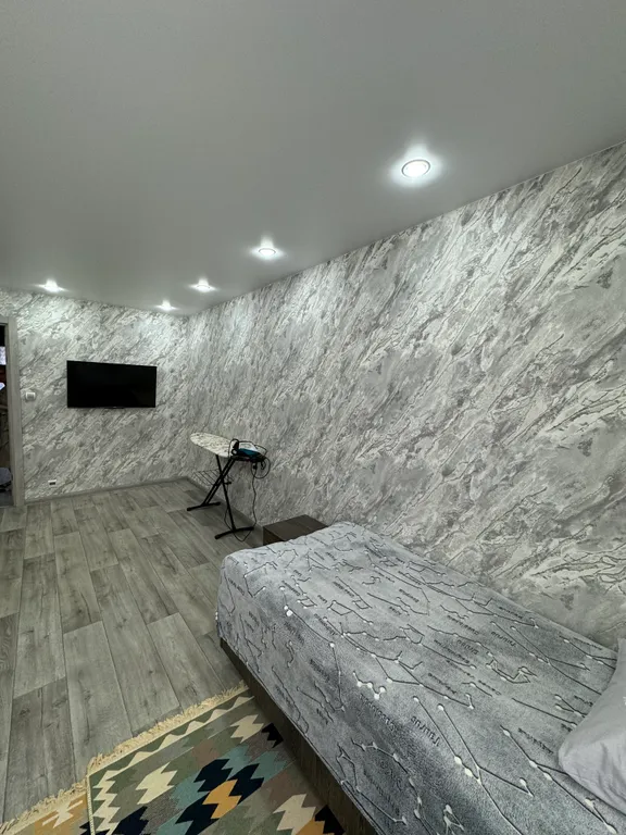 3-х комнатная квартира в центре Айхала