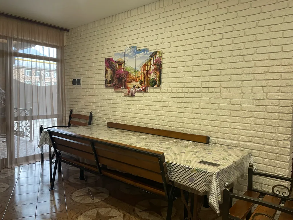 Уютный и просторный коттедж в центре поселка