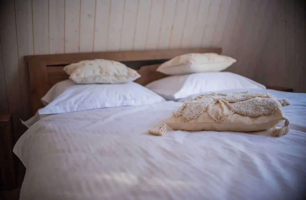 Новый двухэтажный дом в заповедной лесной зоне